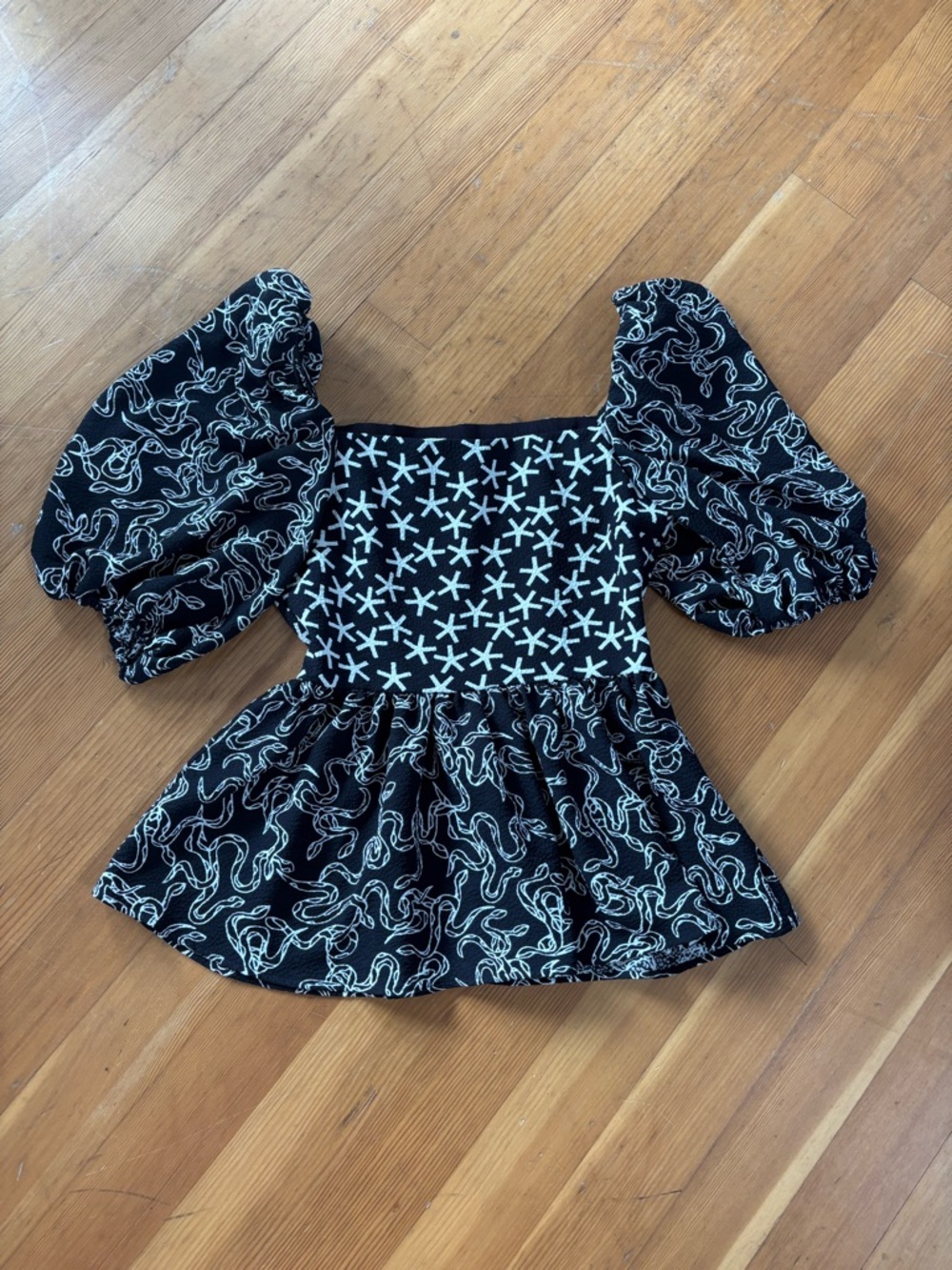 Stine Goya Irene Puff Sleeve Peplum Top Black White Abstract Print M